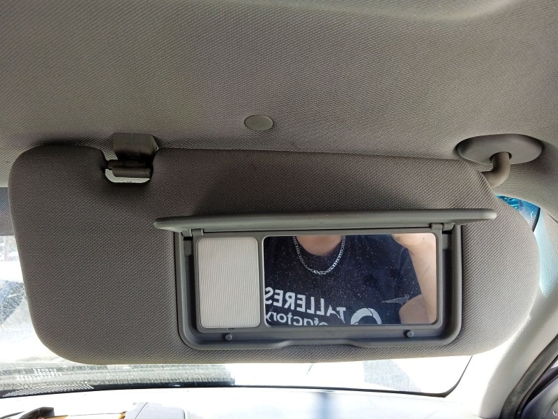 Recambio de parasol derecho para kia sorento i (jc) 2.5 crdi referencia OEM IAM 852123E050CY  