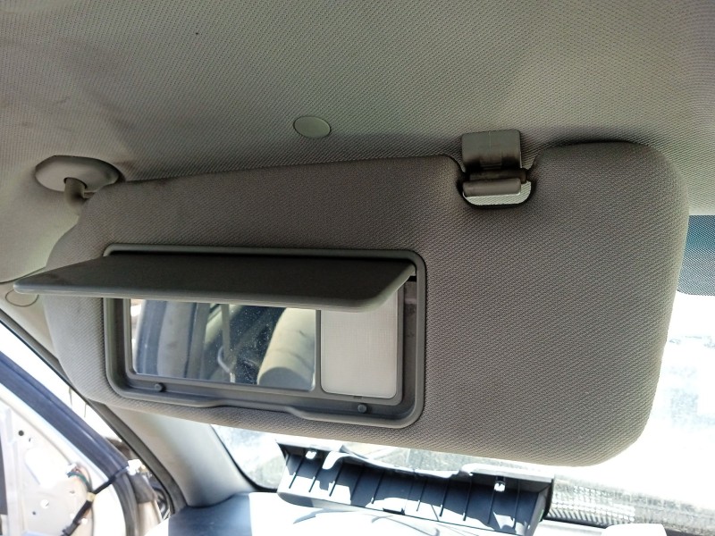 Recambio de parasol izquierdo para kia sorento i (jc) 2.5 crdi referencia OEM IAM 852113E040CY  