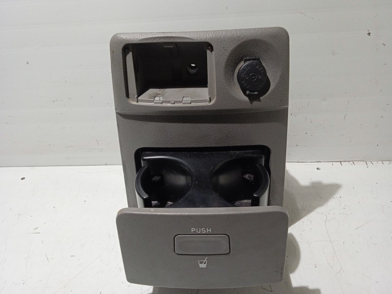 Recambio de posavasos para kia sorento i (jc) 2.5 crdi referencia OEM IAM 836503E000  