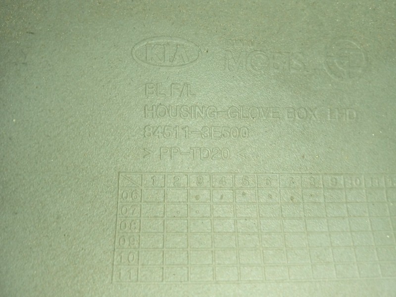 Recambio de guantera para kia sorento i (jc) 2.5 crdi referencia OEM IAM 845113E500  