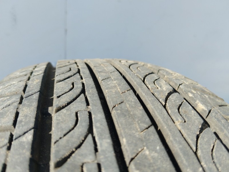 Recambio de neumatico para seat ibiza iii (6l1) 1.9 sdi referencia OEM IAM 185/760R1482H   Recambio de neumatico para seat ibiza iii (6l1) 1.9 sdi referencia OEM IAM 185/760R1482H