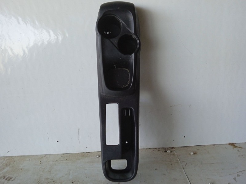 Recambio de consola central para hyundai i10 i (pa) 1.1 referencia OEM IAM 846220X100  