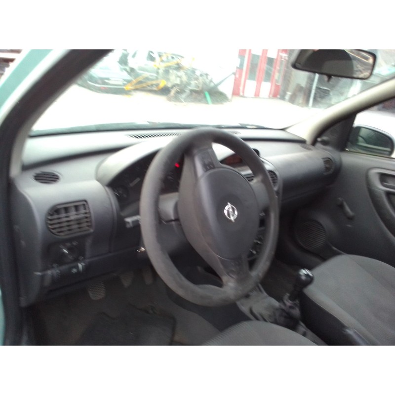 opel corsa c del año 2002