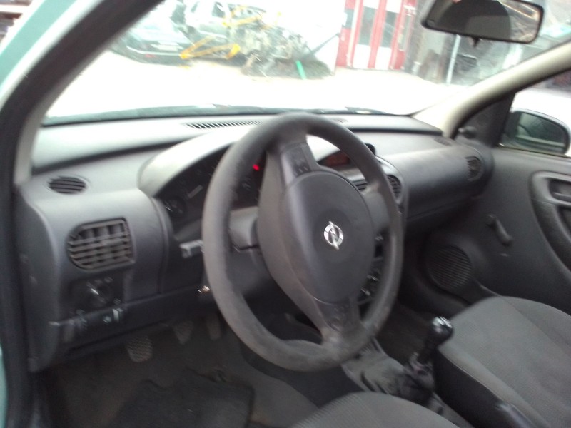 opel corsa c del año 2002