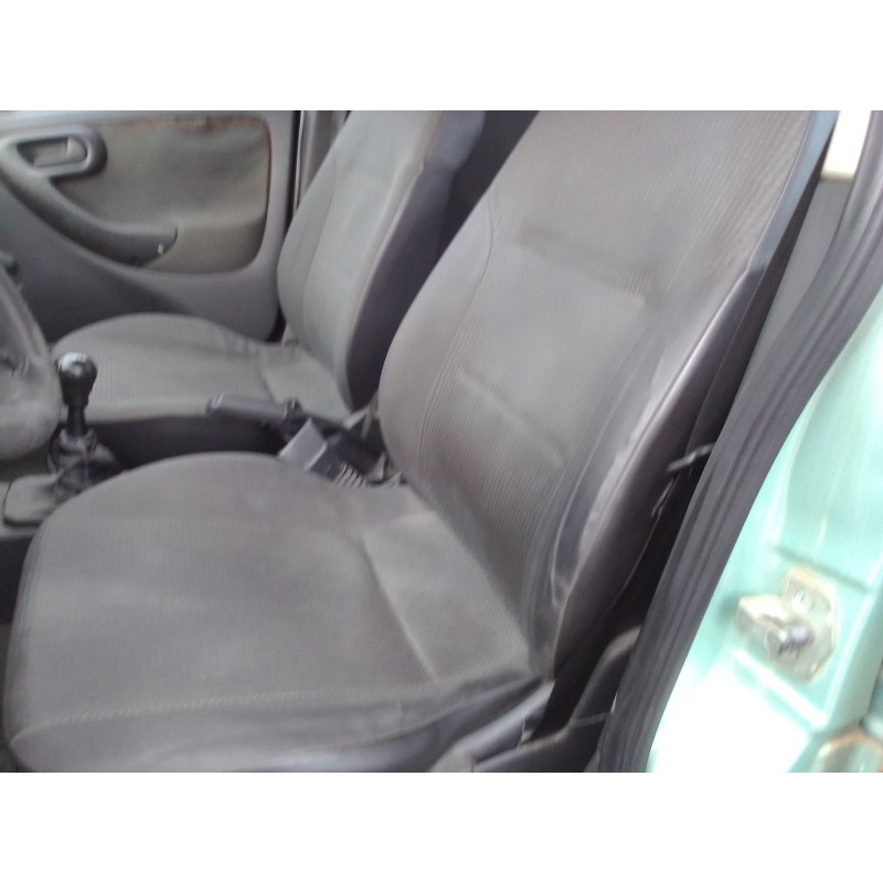 opel corsa c del año 2002