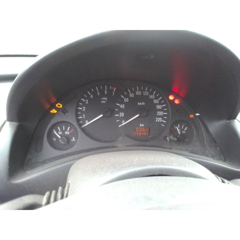 opel corsa c del año 2002