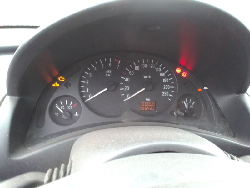 opel corsa c del año 2002