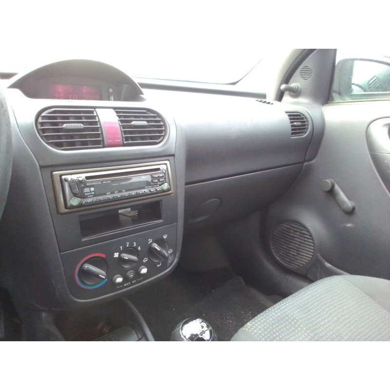 opel corsa c del año 2002