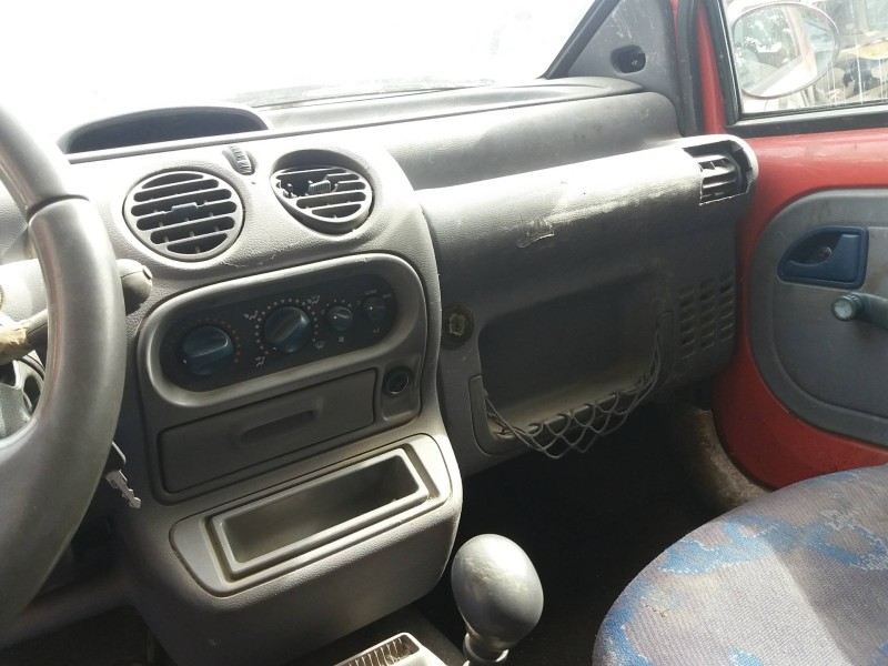 renault twingo (co6) 1.2   |   0.93 - ... | 1993 | 54 cv / 40 kw del año 1993