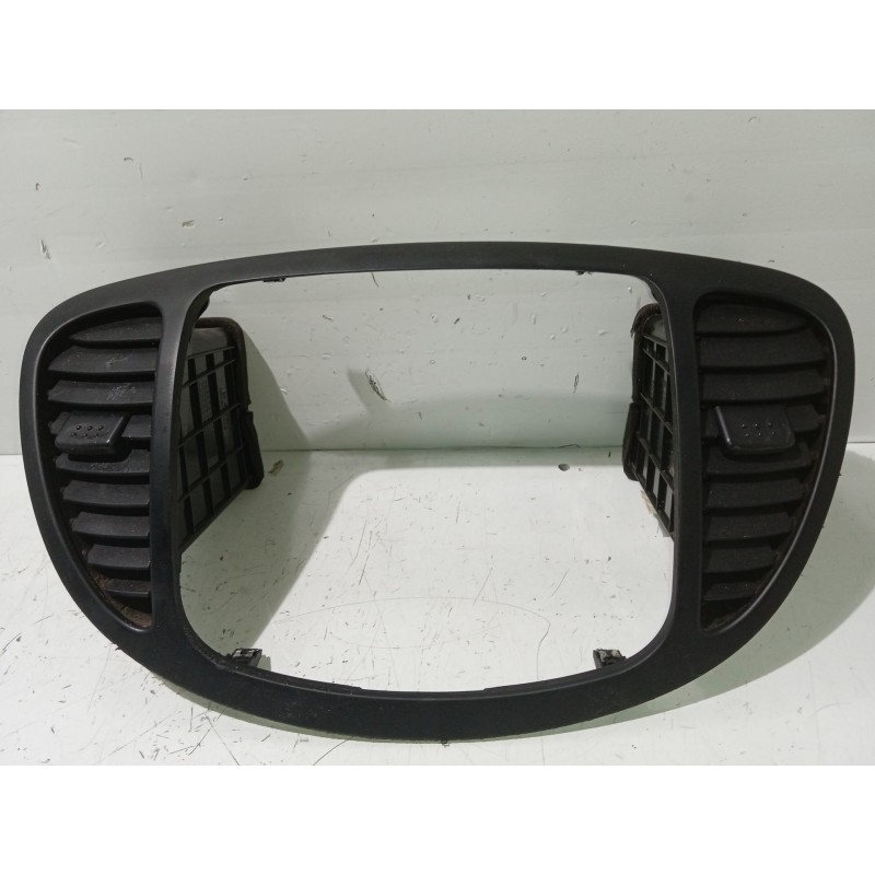 Recambio de moldura para hyundai i10 i (pa) 1.1 referencia OEM IAM 974200X000  