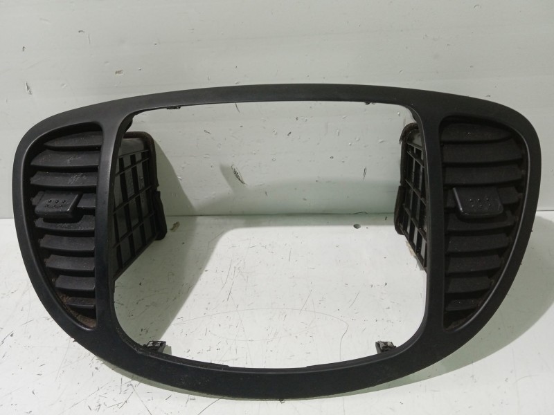 Recambio de moldura para hyundai i10 i (pa) 1.1 referencia OEM IAM 974200X000  