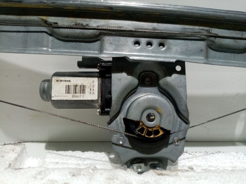 Recambio de motor elevalunas delantero derecho para peugeot 207 referencia OEM IAM 400912E  