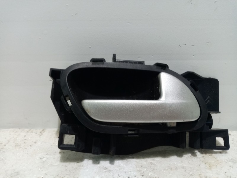 Recambio de maneta interior delantera derecha para peugeot 207 referencia OEM IAM 9144A4  
