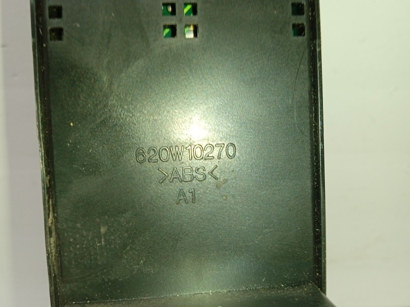 Recambio de mando elevalunas delantero izquierdo para hyundai accent ii (lc) 1.3 referencia OEM IAM 620W10270  
