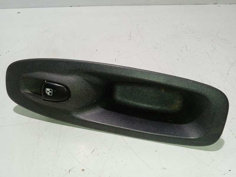 Recambio de mando elevalunas delantero derecho para hyundai accent ii (lc) 1.3 referencia OEM IAM 621W04620  