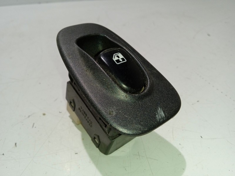 Recambio de mando elevalunas trasero derecho para hyundai accent ii (lc) 1.3 referencia OEM IAM 621W04620  