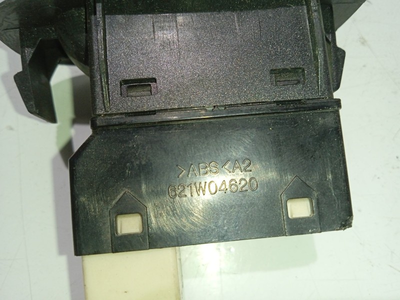 Recambio de mando elevalunas trasero derecho para hyundai accent ii (lc) 1.3 referencia OEM IAM 621W04620  