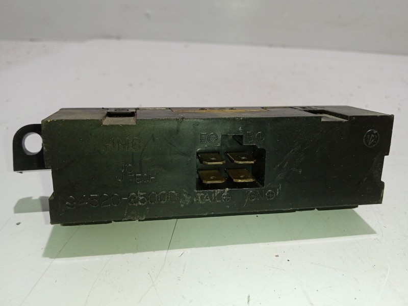 Recambio de pantalla multifuncion para hyundai accent ii (lc) 1.3 referencia OEM IAM 9452025000  