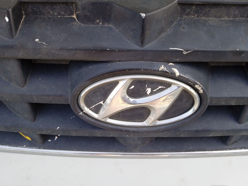 Recambio de rejilla delantera para hyundai accent ii (lc) 1.3 referencia OEM IAM 8636125620  