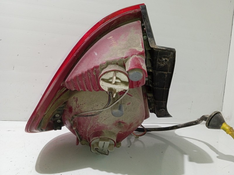 Recambio de piloto trasero derecho para hyundai accent ii (lc) 1.5 crdi referencia OEM IAM 9240225710  