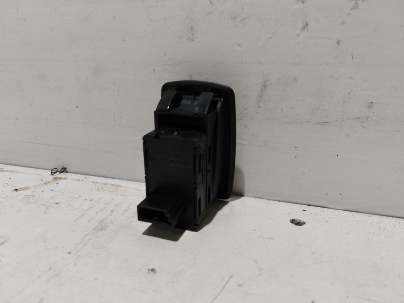 Recambio de mando elevalunas trasero derecho para bmw x5 (e70) 3.0 d referencia OEM IAM 6945874  