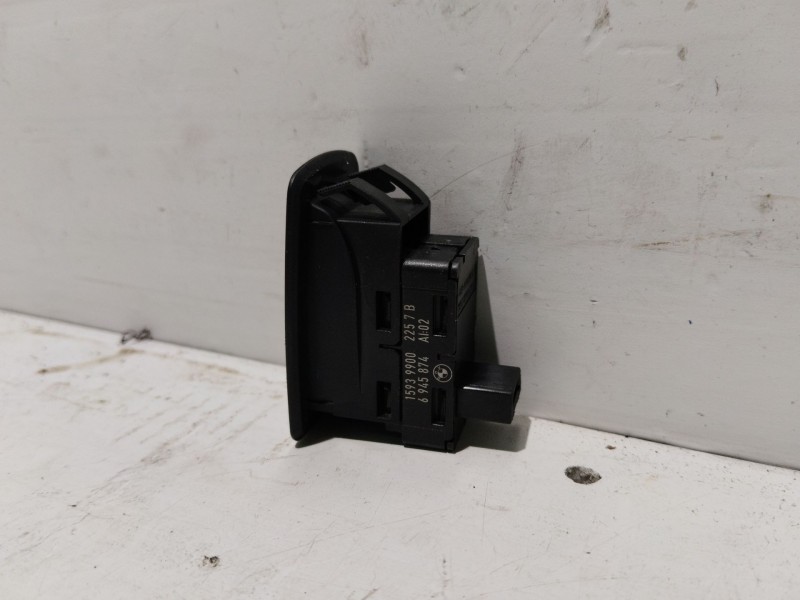 Recambio de mando elevalunas trasero izquierdo para bmw x5 (e70) 3.0 d referencia OEM IAM 6945874  