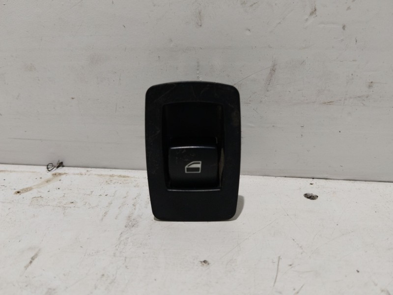 Recambio de mando elevalunas delantero derecho para bmw x5 (e70) 3.0 d referencia OEM IAM 6945874  