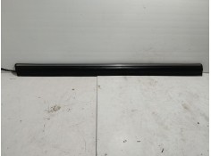 Recambio de moldura puerta delantera izquierda para mercedes-benz clase e (w123) berlina+coupe 2.3 referencia OEM IAM   