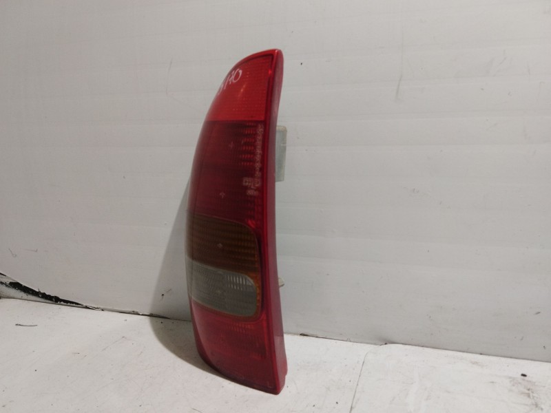 Recambio de piloto trasero izquierdo para opel corsa b referencia OEM IAM 67732650  