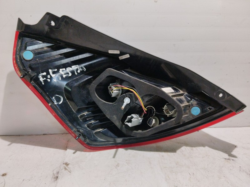 Recambio de piloto trasero derecho para ford fiesta (cb1) referencia OEM IAM C1BB13404A  