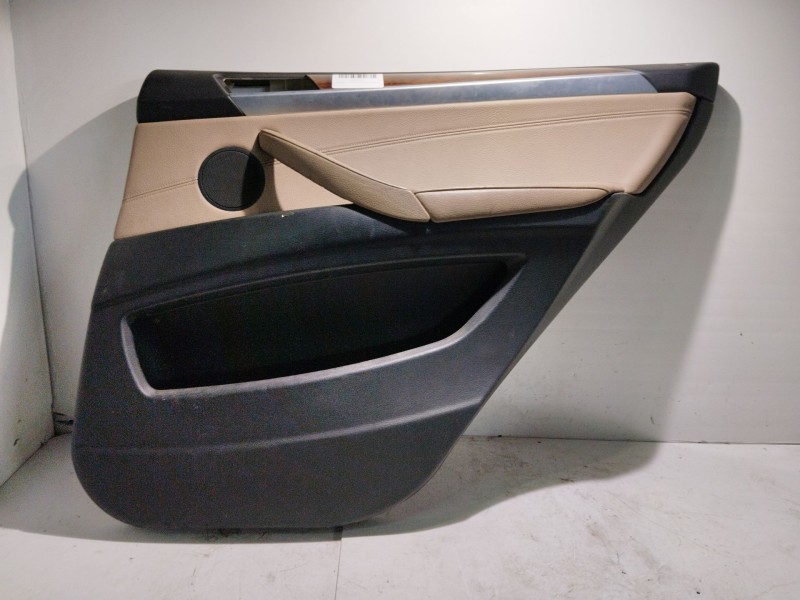 Recambio de guarnecido puerta trasera derecha para bmw x5 (e70) 3.0 d referencia OEM IAM 51429133592  