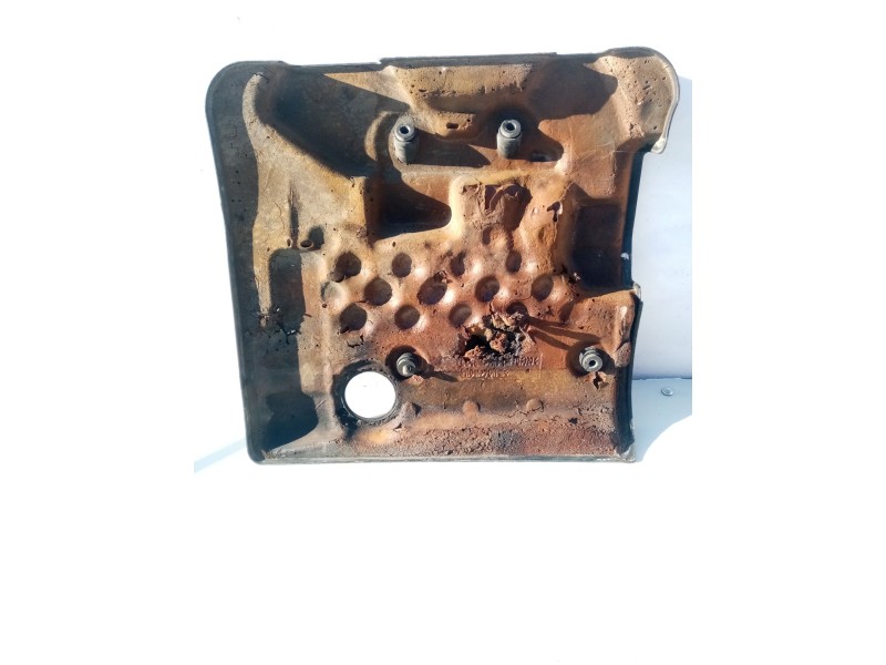 Recambio de tapa motor para chevrolet lacetti referencia OEM IAM 96494377  