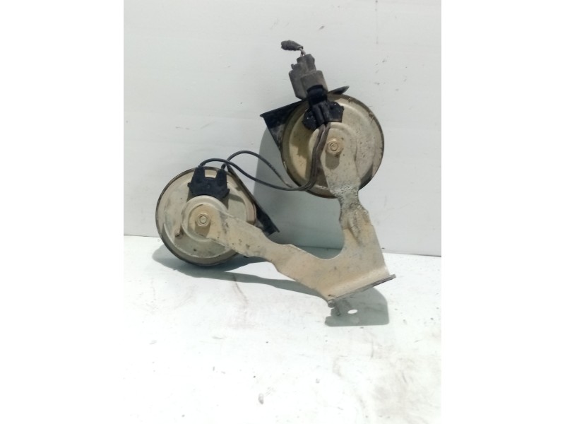 Recambio de claxon para opel insignia berlina 2.0 cdti cat referencia OEM IAM 055306  