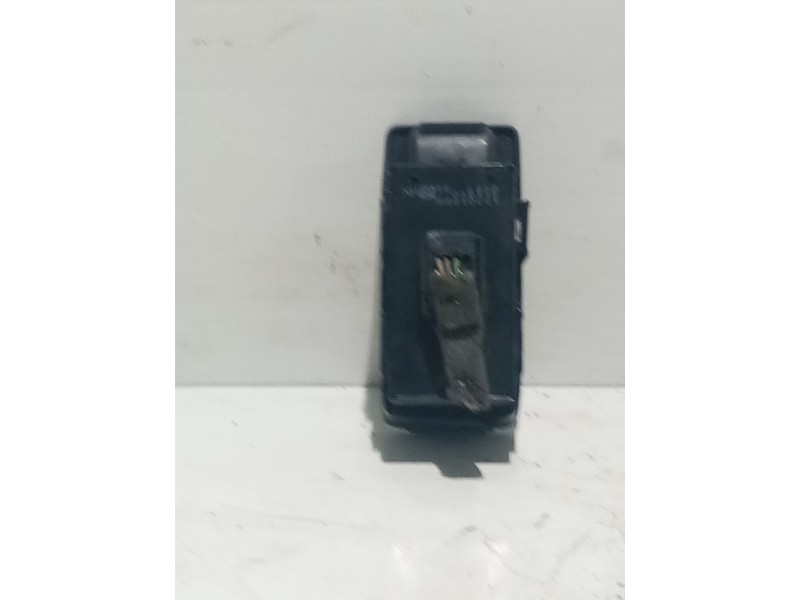 Recambio de mando elevalunas trasero izquierdo para opel insignia berlina 2.0 cdti cat referencia OEM IAM 13222231  