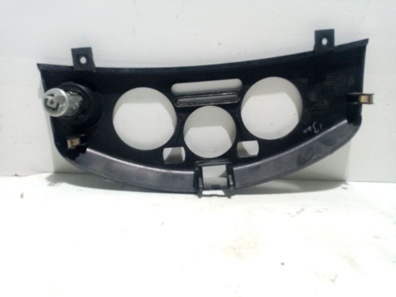 Recambio de mascara central de salpicadero para nissan micra (k12e) 1.2 cat referencia OEM IAM 284B2AX620  
