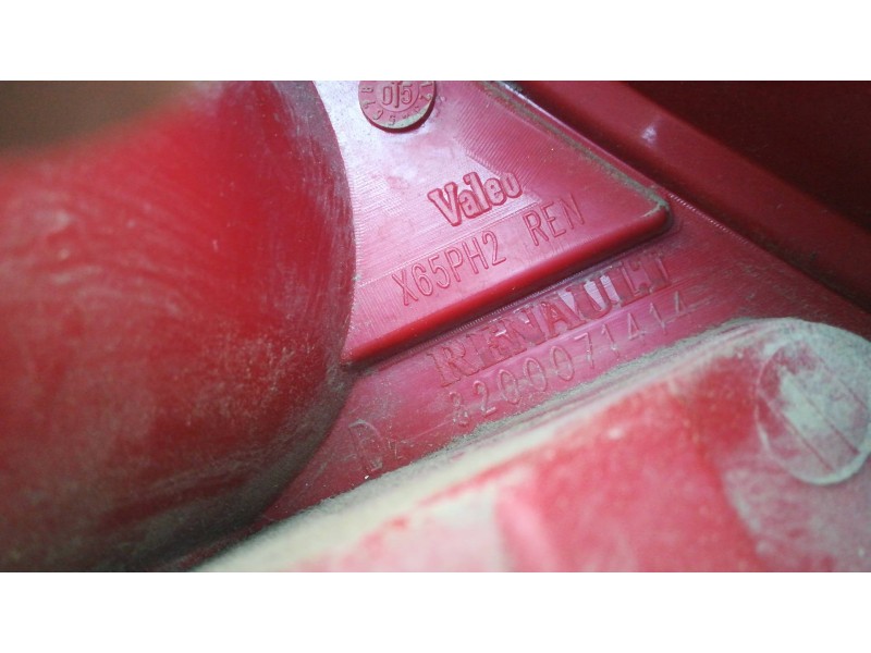 Recambio de piloto marcha atras para renault clio ii fase ii (b/cb0) expression   |   06.01 - 12.03 | 2001 - 2003 | 65 cv / 48 k