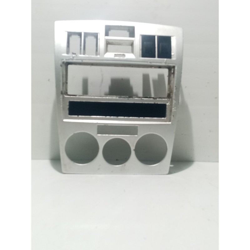 Recambio de mascara central de salpicadero para hyundai coupe (gk) 1.6 16v cat referencia OEM IAM 2C500550  