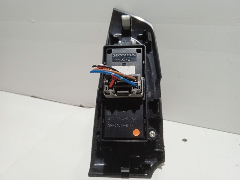 Recambio de mando elevalunas trasero derecho para honda accord viii station wagon (cw) 2.2 i-dtec (cw3) referencia OEM IAM 35770