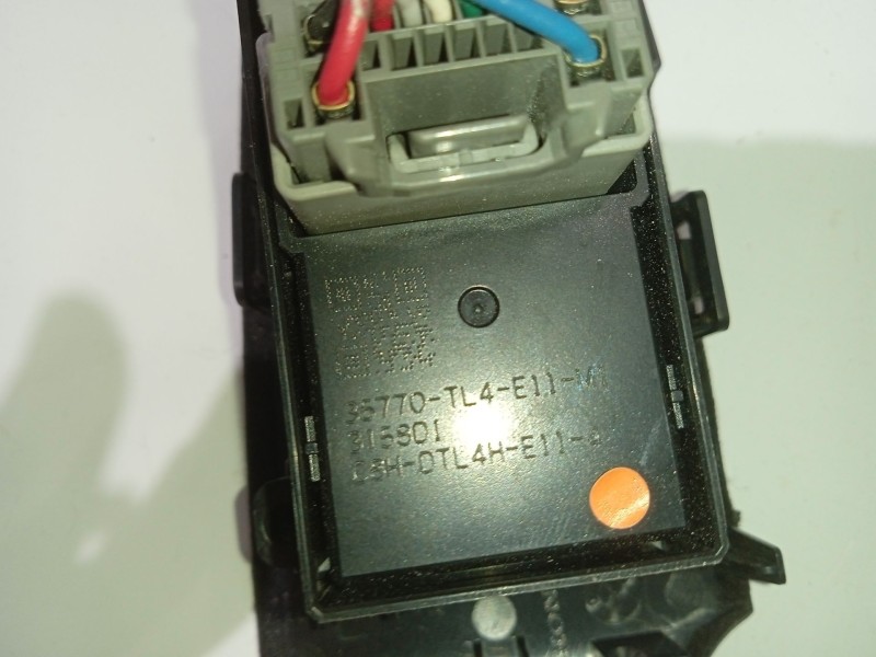 Recambio de mando elevalunas trasero derecho para honda accord viii station wagon (cw) 2.2 i-dtec (cw3) referencia OEM IAM 35770