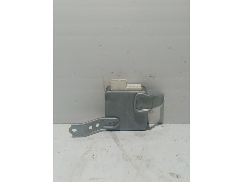 Recambio de centralita direccion para toyota yaris (ncp1/nlp1/scp1) 1.0 cat referencia OEM IAM 896500D030  