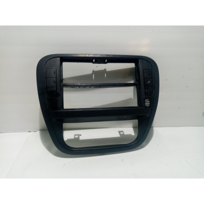 Recambio de mascara central de salpicadero para citroën c2 hdi referencia OEM IAM 9653074277  