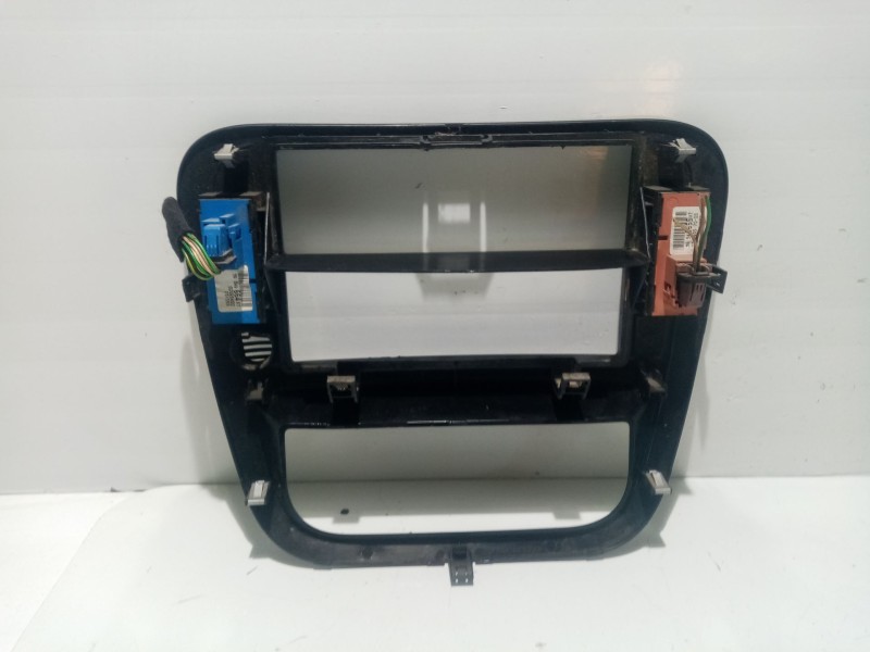 Recambio de mascara central de salpicadero para citroën c2 hdi referencia OEM IAM 9653074277  