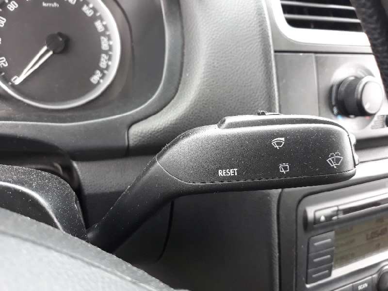 Recambio de mando limpia para skoda fabia (5j2 ) 1.2 referencia OEM IAM 204143ATW  