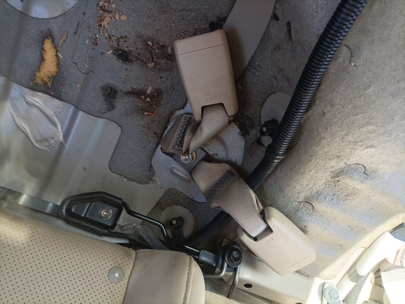 Recambio de anclaje cinturon trasero izquierdo para lexus is ii (_e2_) 250 (gse20) referencia OEM IAM   