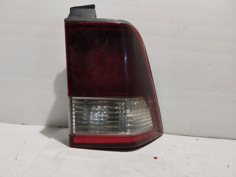 Recambio de piloto trasero derecho para ssangyong musso referencia OEM IAM 8360205400  