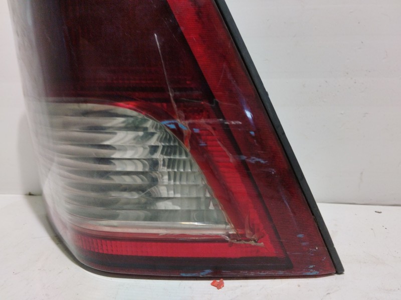 Recambio de piloto trasero derecho para ssangyong musso referencia OEM IAM 8360205400  