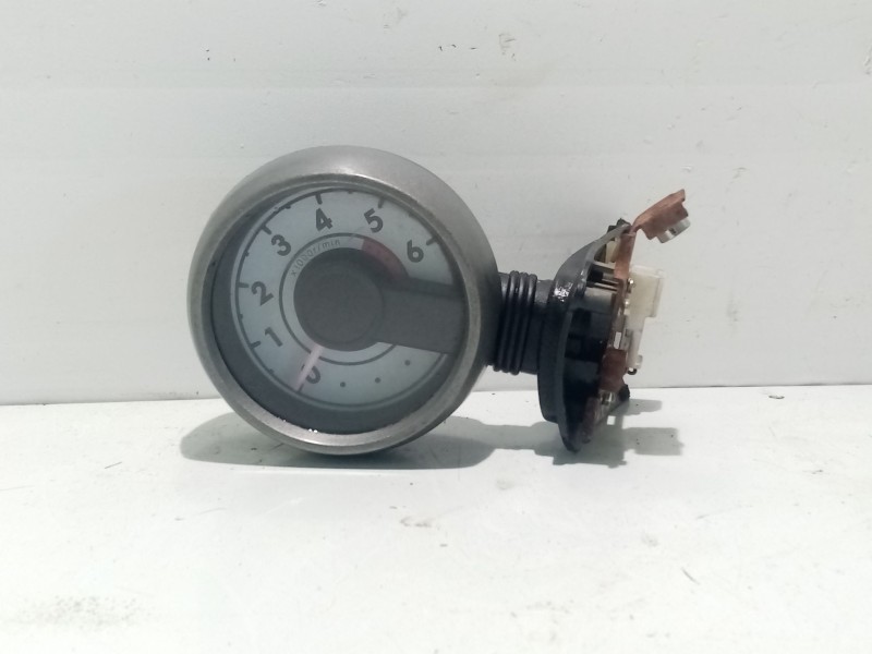 Recambio de reloj cuenta kilometros para peugeot 107 urban referencia OEM IAM L370U  838000H010