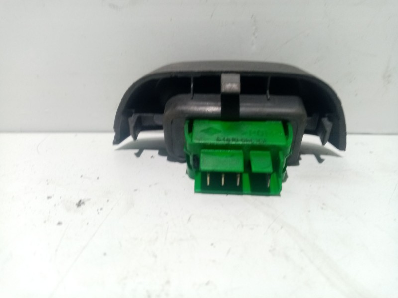 Recambio de mando elevalunas delantero izquierdo para peugeot 107 urban referencia OEM IAM 6554LG  