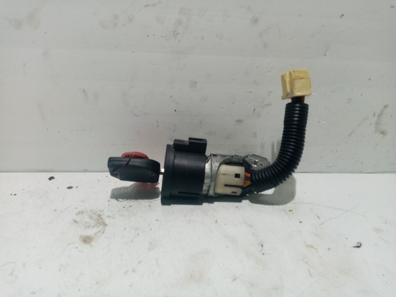 Recambio de conmutador de arranque para peugeot 107 urban referencia OEM IAM N0501477  