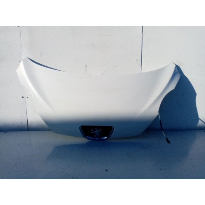 Recambio de capot para peugeot 107 urban referencia OEM IAM 1611149380  